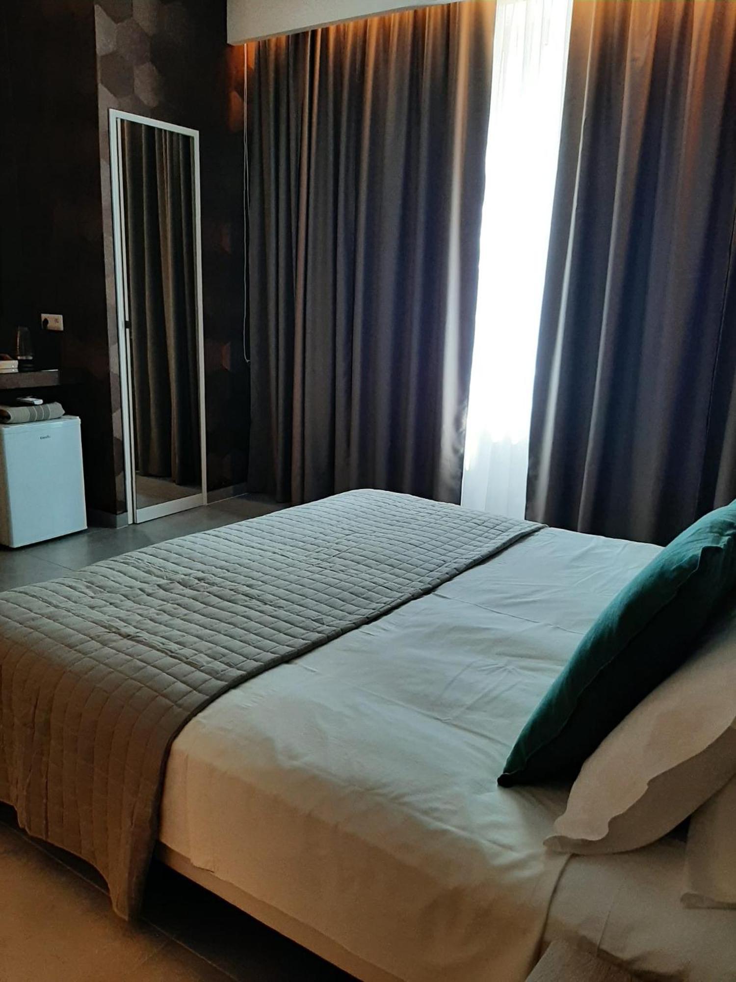 Baaria House Hotel 바르셀로나-포쪼 디 고토 외부 사진